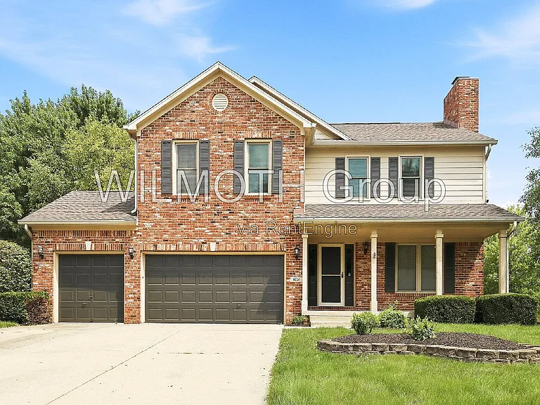 9224 Oak Knoll Ln — Photo 1