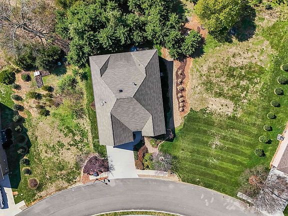3rd image of 1825 Rockford Ln