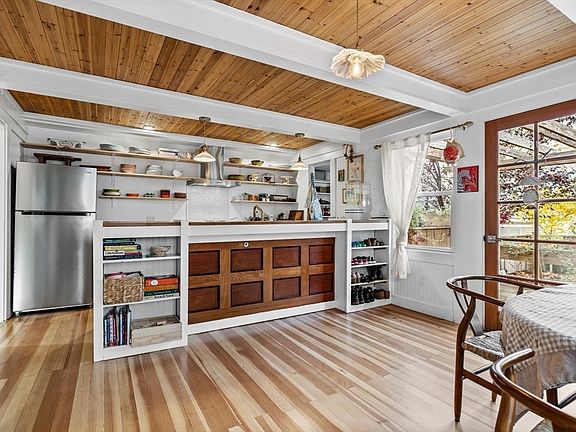 3rd image of 72 Butler St #2