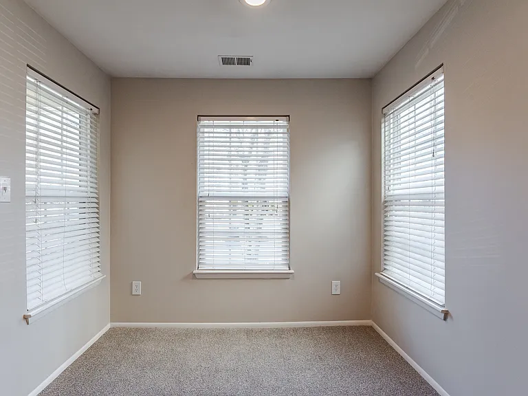 Hunter's Chase Apartments — Photo 5