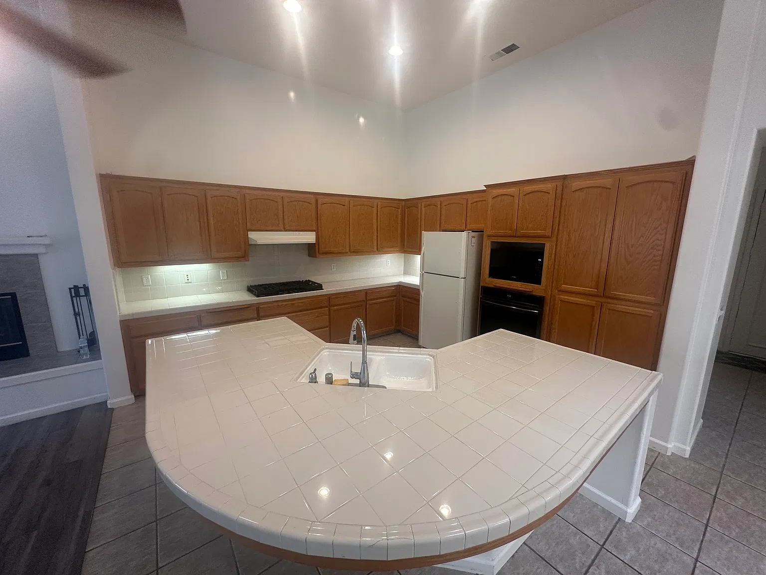 4 bed, 2133 sqft, $2,495 — Photo 4