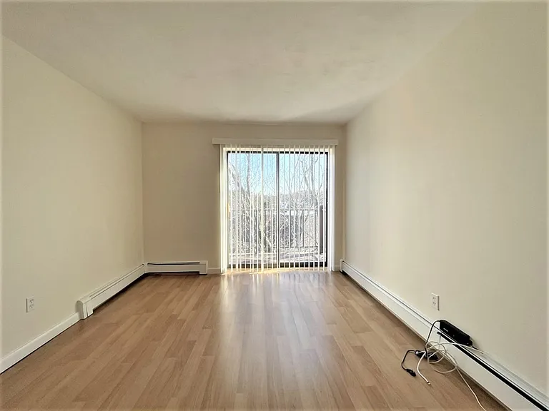 295 Main St #28 — Photo 7