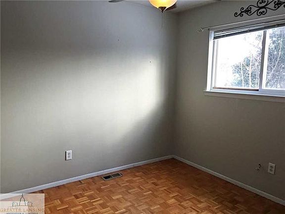 5th image of 544 Virginia Ave