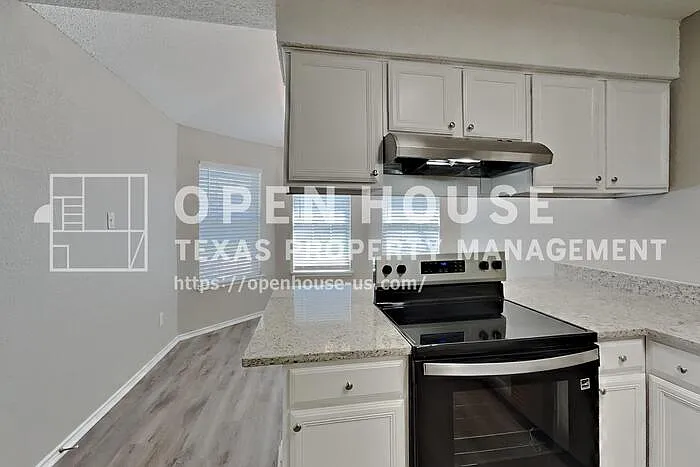 649 Blueberry Hill Ln — Photo 5