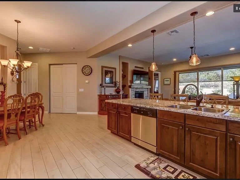 2418 Alberta Way — Photo 9