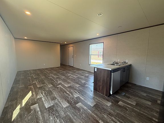 3rd image of 164 Saddlebrook Dr #164