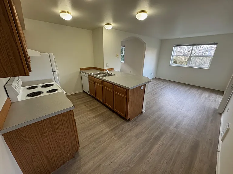 1607 H St #103 — Photo 2