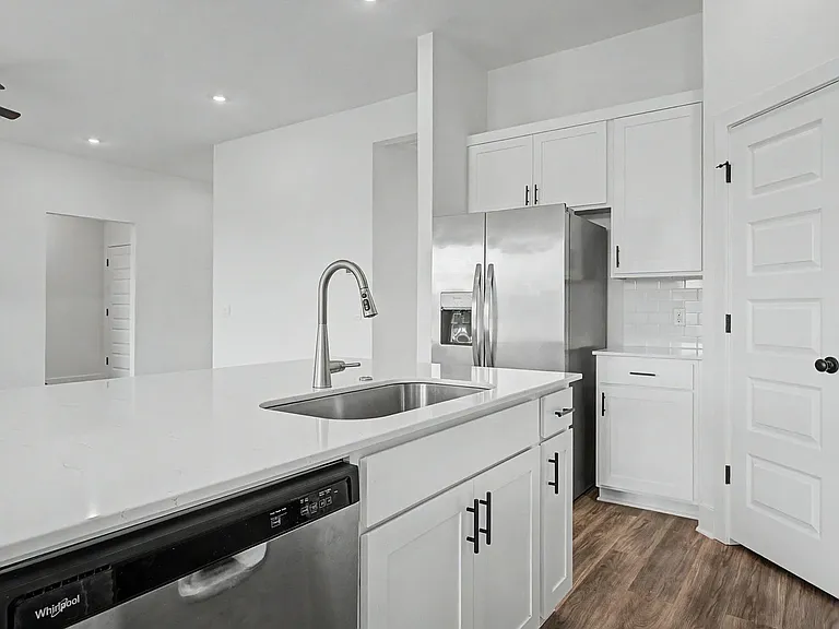 407 W Taverner Xing — Photo 9