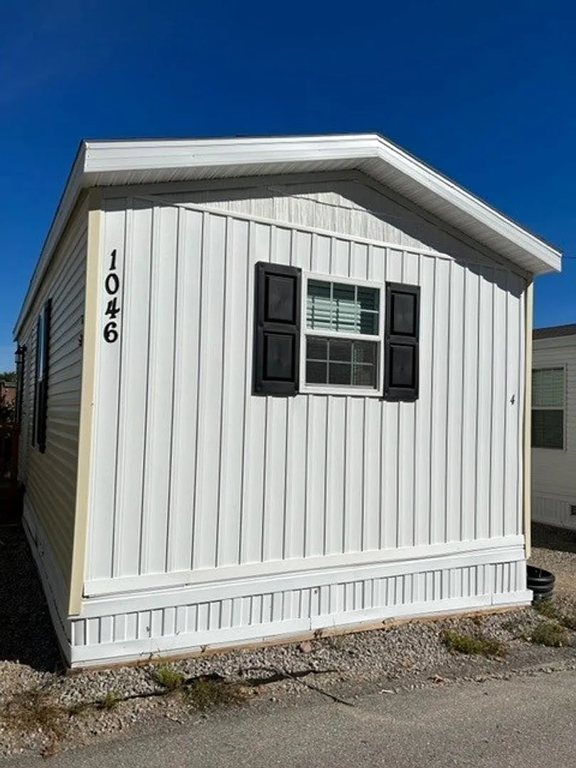Building Photo - 3011 Garfield Rd N #10