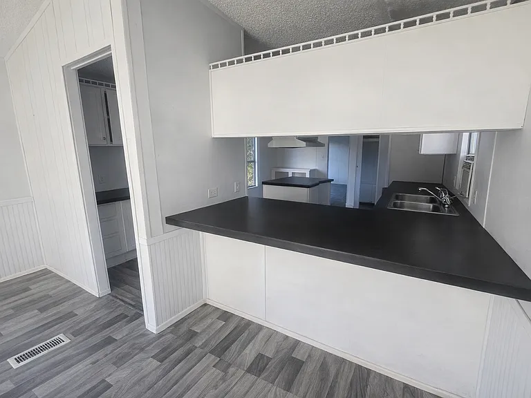 110 Deborah Dr #20 — Photo 21