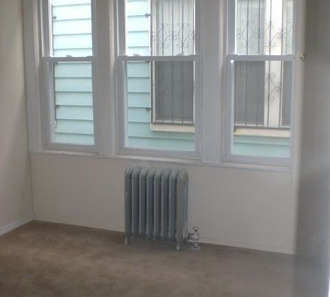 3rd image of 976 E 37th St