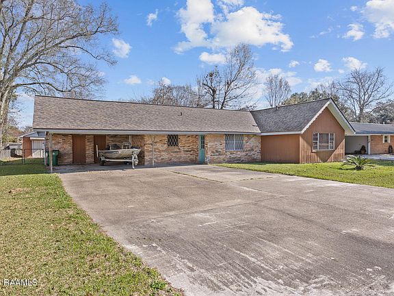 2nd image of 2003 Old Jeanerette Rd