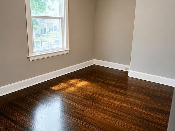 2nd image of 206 Oak St #2B