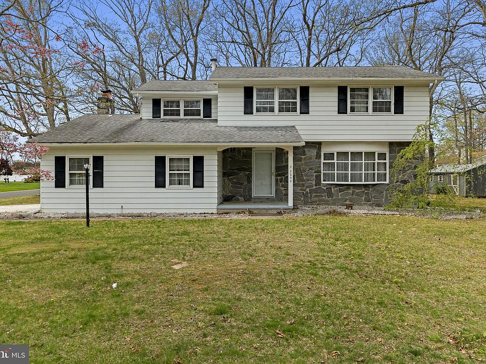 1st image of 2052 Brookfield St