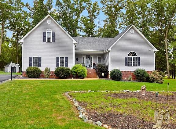 3rd image of 3952 Olde Links Ln