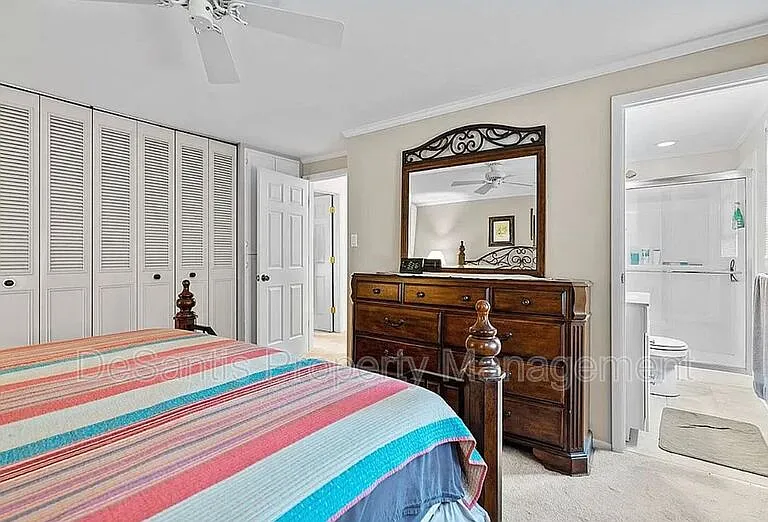 6101 Chatham Dr — Photo 18