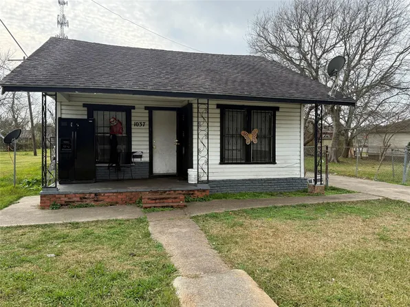 1037 New Orleans Ave, Port Arthur, TX 77640