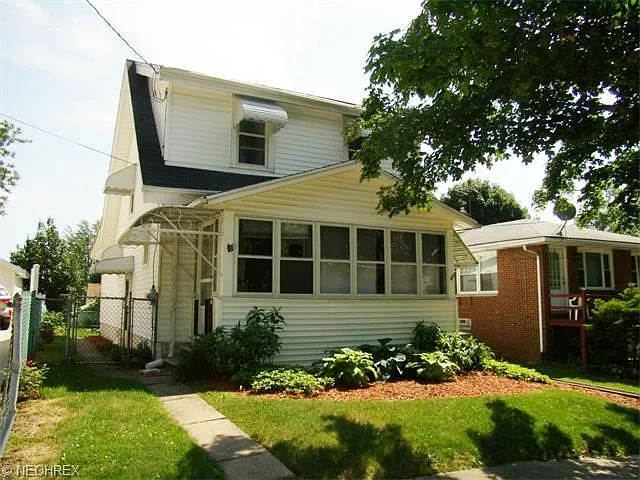 784 Jason Ave photo 1