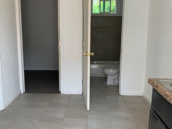 4th image of 1431 W 102nd St #2