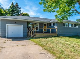 1 Grandview Dr, Halifax, NS B2W 1X4