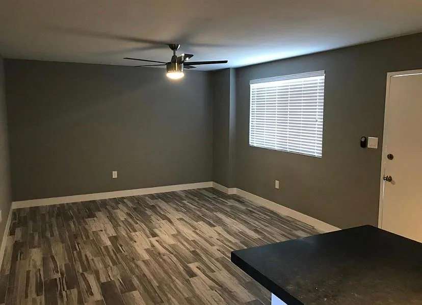 430 S Maryland Parkway — Photo 3