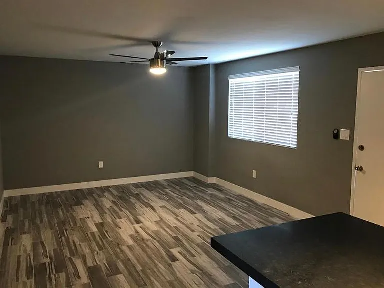 430 S Maryland Pkwy — Photo 3