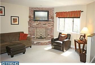 3rd image of 30 Servan Ct