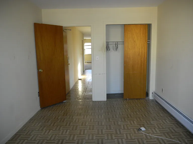 8 Bartholdi Ave #2R — Photo 5