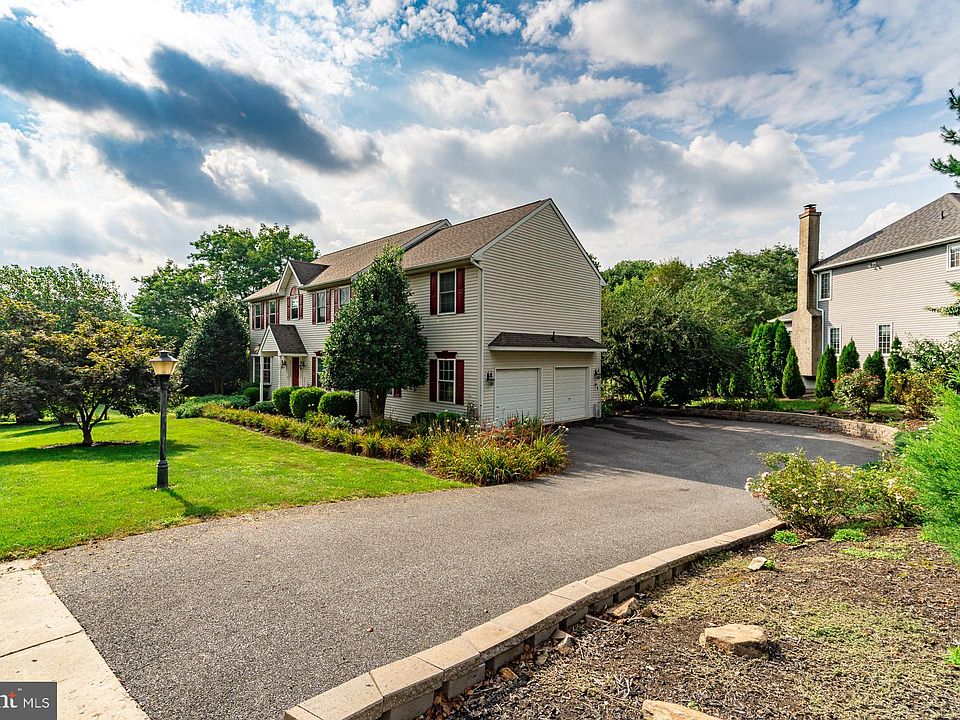 1st image of 605 Meadow Creek Ln