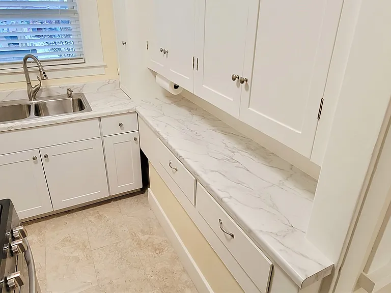 986 E Main St — Photo 5