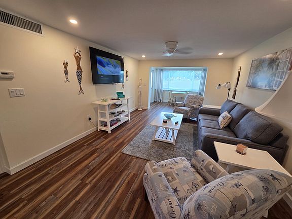 3rd image of 5111 SE Miles Grant Rd APT 104