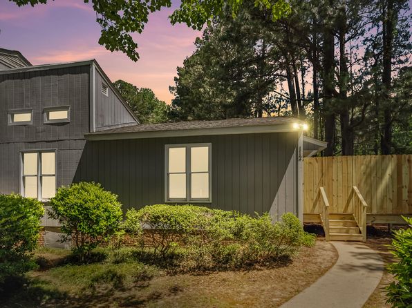 112 Carmichael Ct, Cary, NC 27511