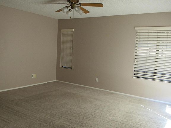 5th image of 6617 W Poinsettia Dr