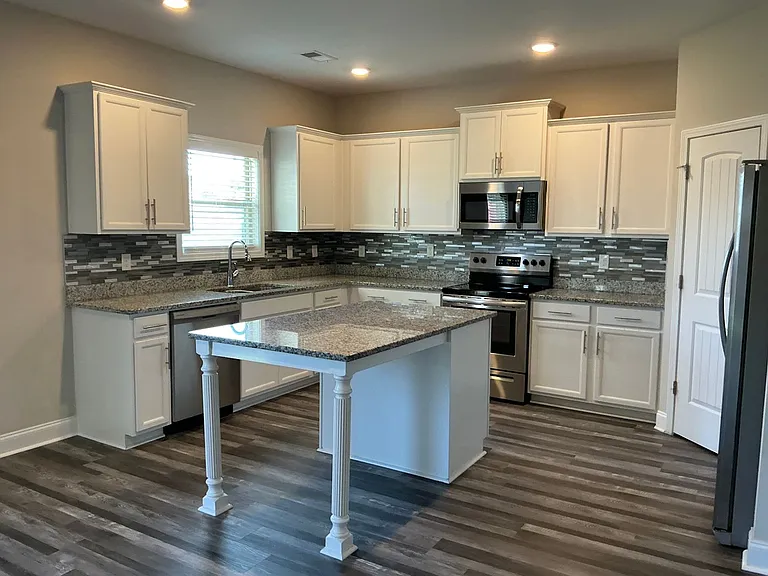 113 Darby Dr — Photo 5