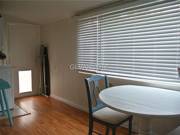 3rd image of 640 California Ave