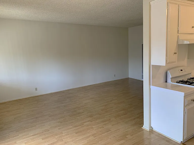 1151 Justin Ave #9 — Photo 4
