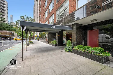 Sold by Coldwell Banker Warburg