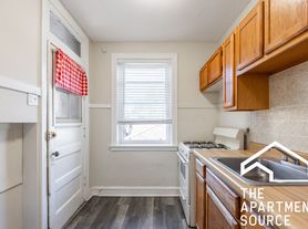 4220 N Clark St, Chicago, IL