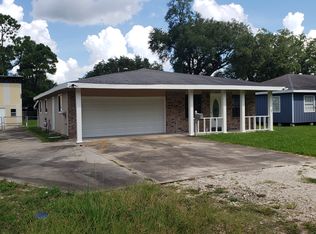 7131 Terrell St, Groves, TX 77619