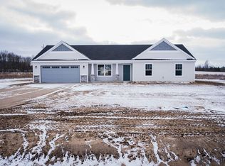 3096 E Peach Ct, Kent City, MI 49330