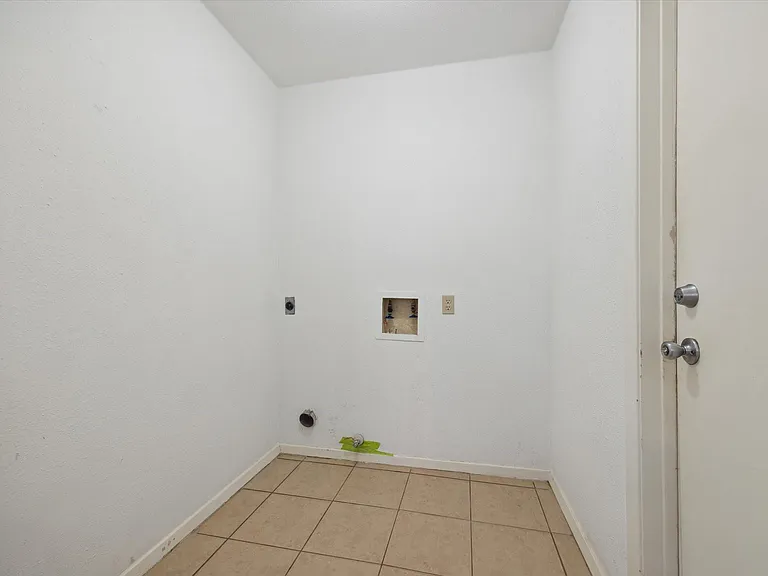 2723 N Brompton Dr — Photo 11