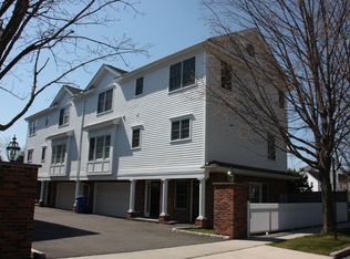 53 Sherman St, Fairfield, CT 06824