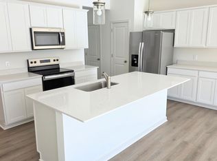 4745 Airlake Dr, Woodbury, MN 55129