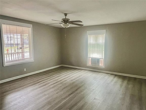 2nd image of 301 Hammett St