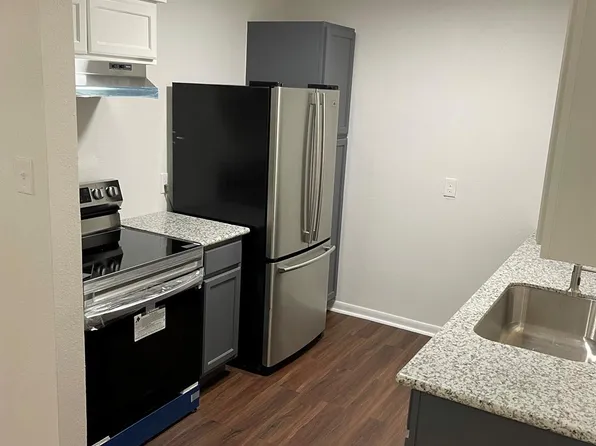 221 Rochelle St, Richmond, TX 77469