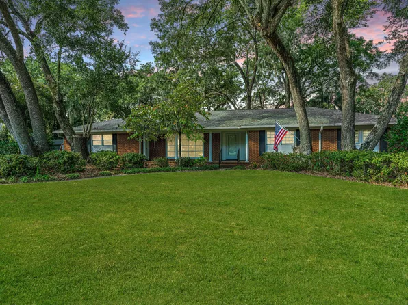 1835 Wilshire Dr, Charleston, SC 29407