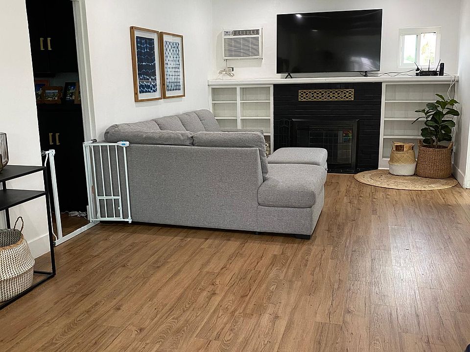 1st image of 925 Park Ln