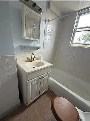 98 Andrew St N #3 — Photo 3