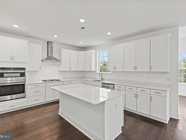 21 William Boyer Dr — Photo 14