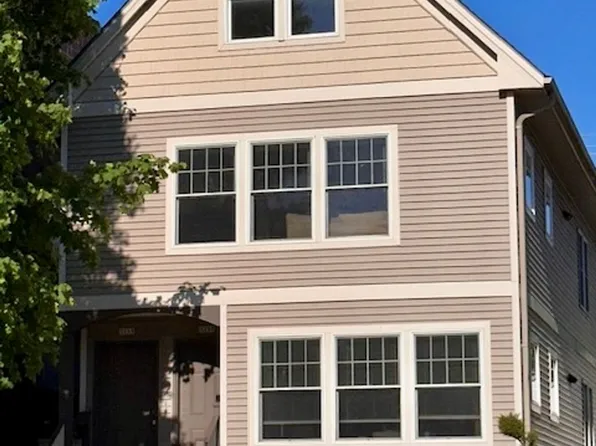 3255 N Oakland Ave, Milwaukee, WI 53211